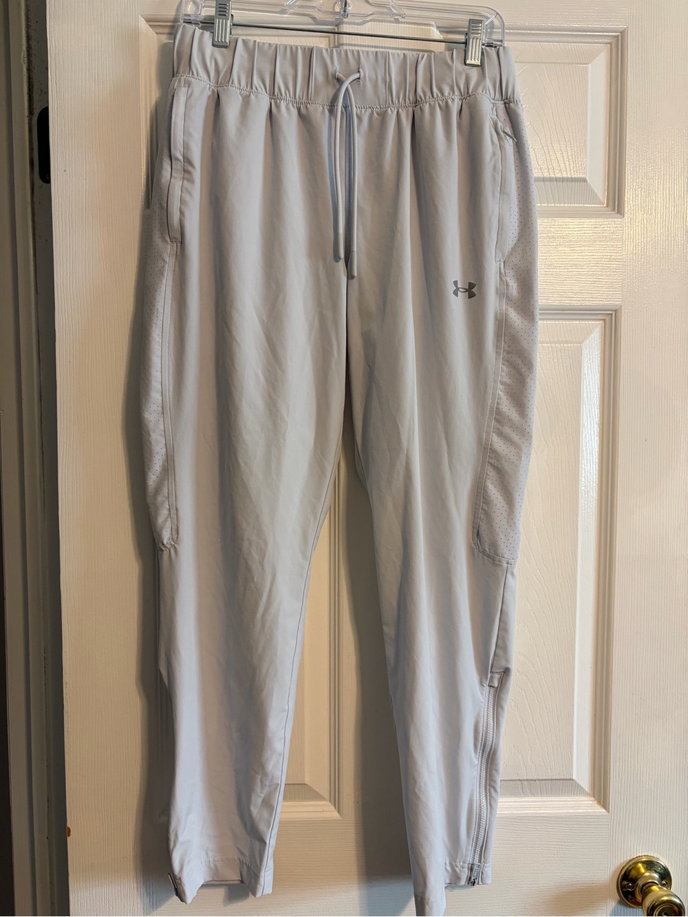 Under Armour Gray Tapered Warm Up Pants Size M Ankle Zip Performance Joggers